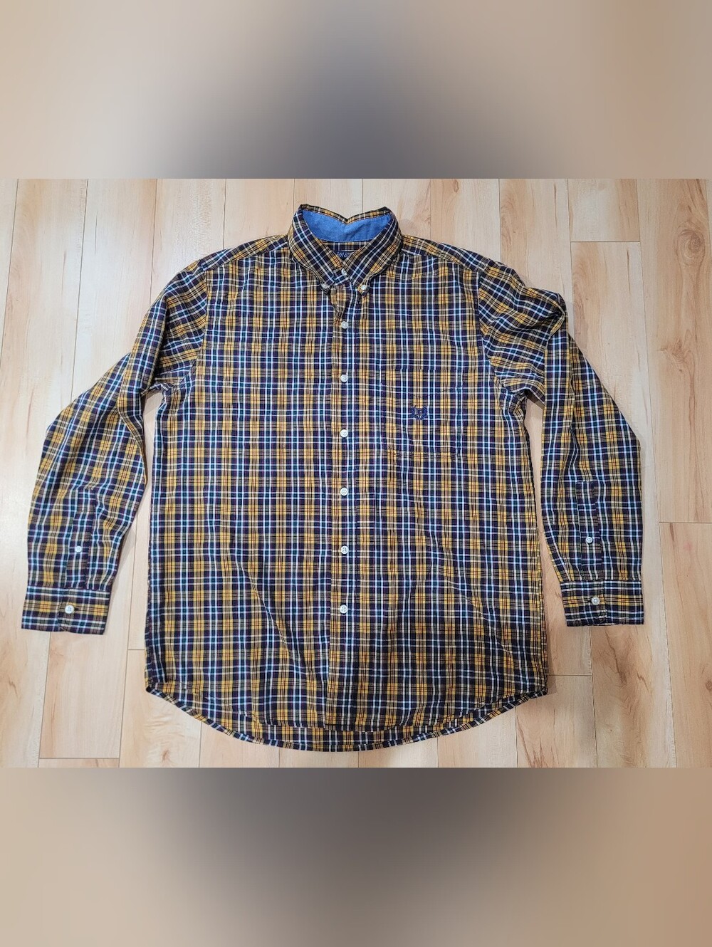 Chaps men's size medium button up shirt